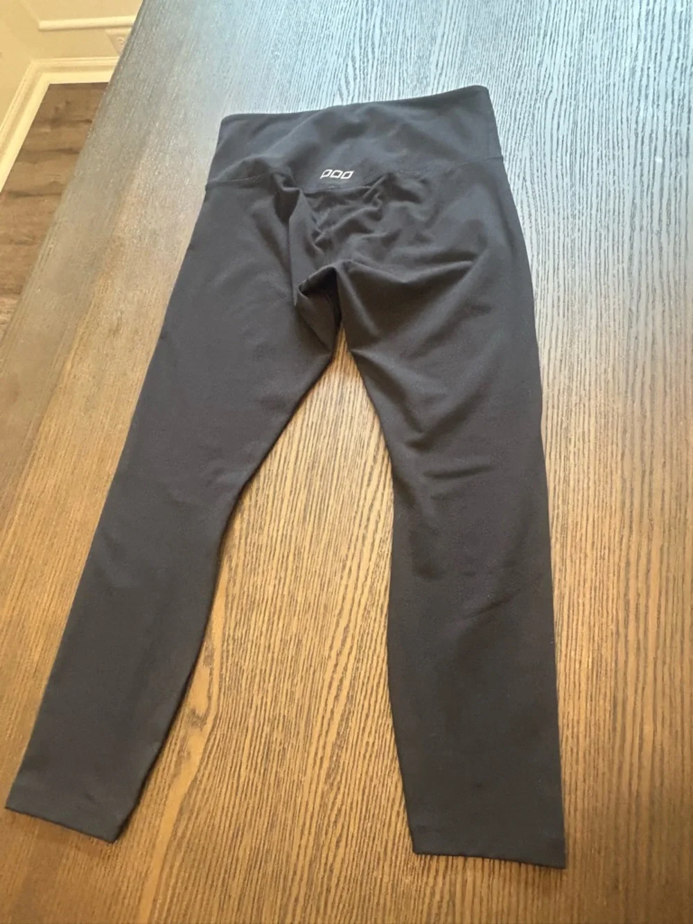 Lorna Jane Women’s Black Active Leggings Capris - Picture 3 of 6